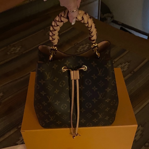🎉 AUTHENTIC LOUIS VUITTON NEO NOE BAG‼️ - Picture 1 of 14